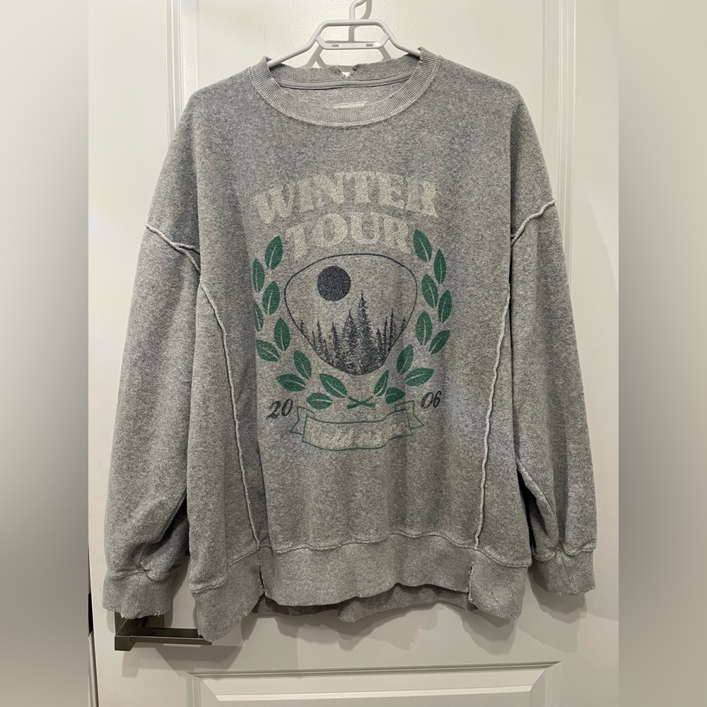 6/$32🛍️ Aerie | Oversized Terry Graphic Crew Sweater, M